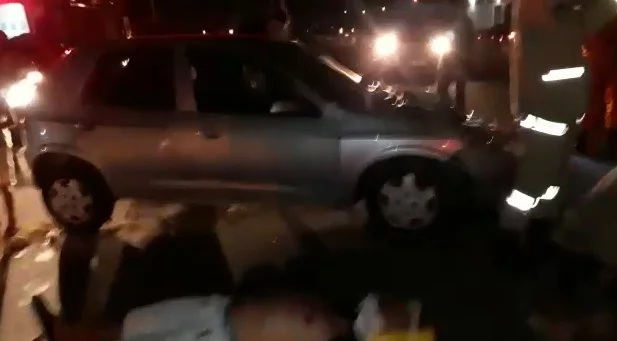 Veículo colide em poste na BR 316 em Teresina