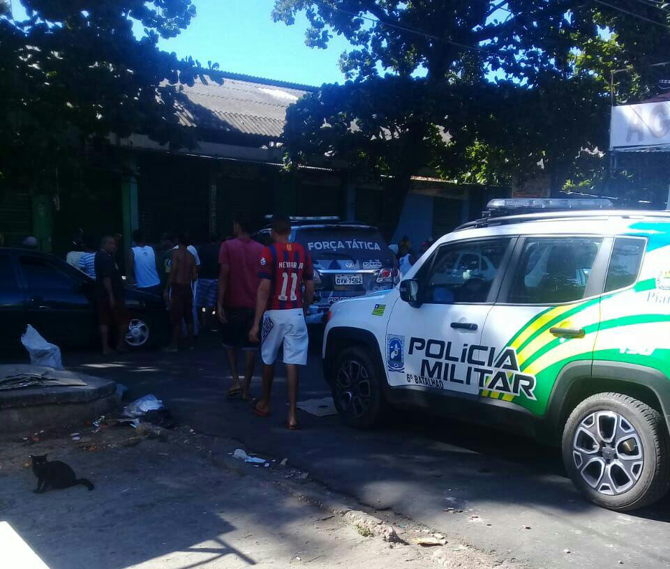 Viatura do 6º Batalhão da Polícia Militar