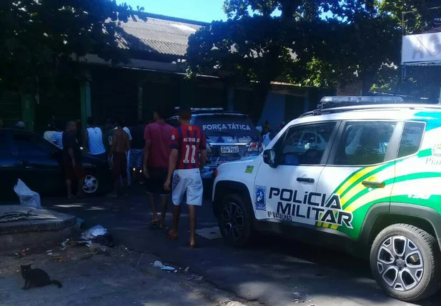 Viatura do 6º Batalhão da Polícia Militar
