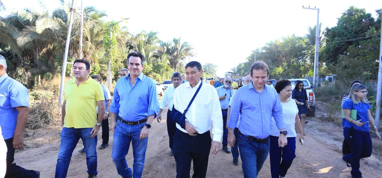 Ciro Nogueira e Wellington Dias na visita a obra da PI-112