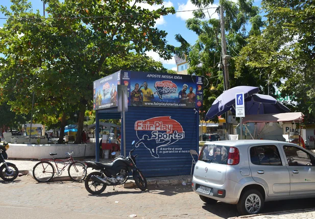 Prefeitura de Picos embarga trailers instalados em praças 