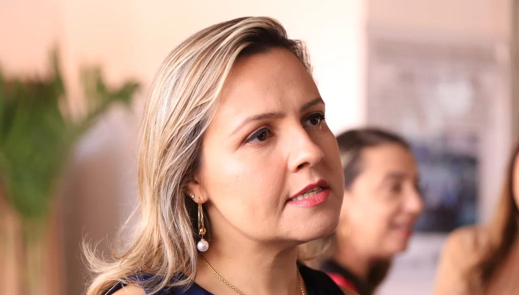 Delegada Thaís Paz