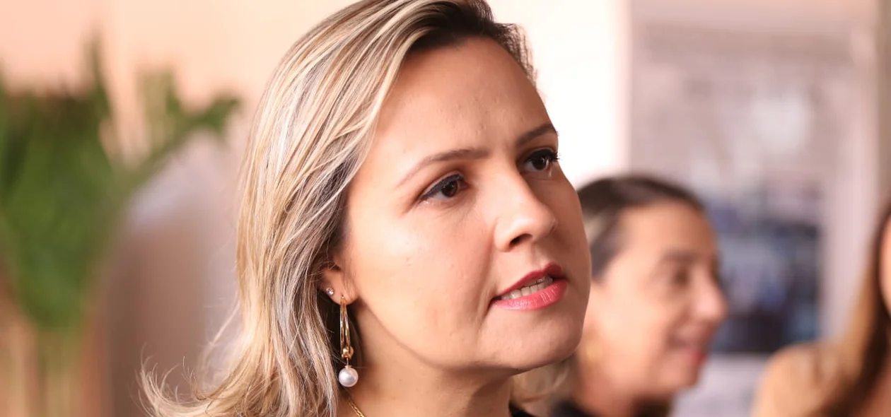 Delegada Thaís Paz