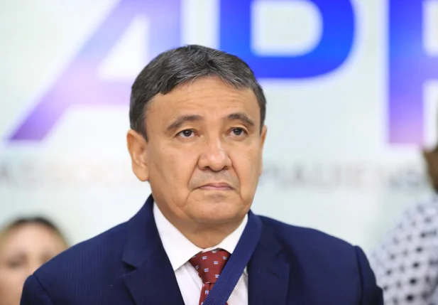 Governador Wellington Dias durante solenidade na APPM