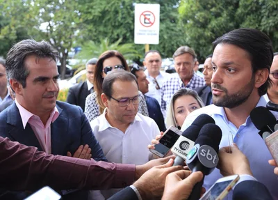 Ministro Alexandre Baldy durante visita a Teresina