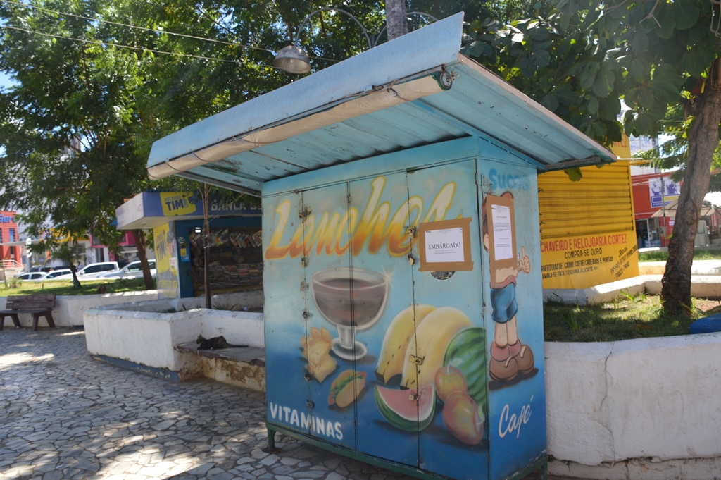 Prefeitura de Picos embarga trailers da praça Félix Pacheco