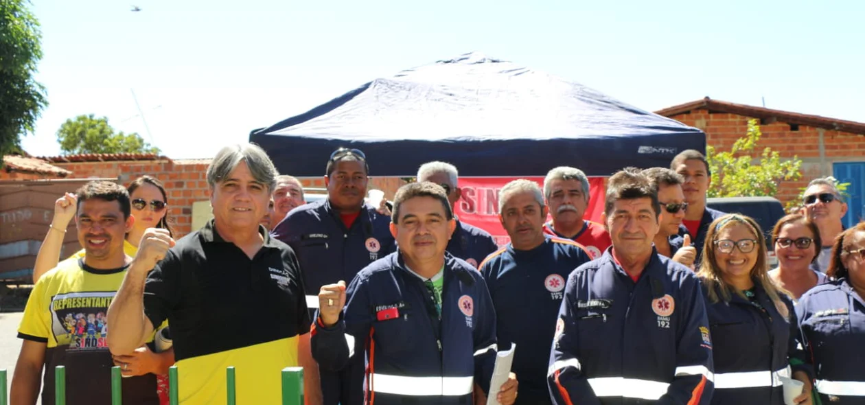 Trabalhadores realizam protesto na FMS