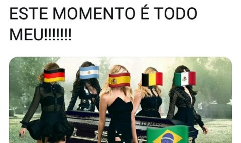 Brasil sendo levado em caixão pelos eliminados da Copa do Mundo