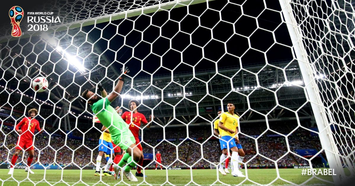 Brasil sofre gol contra nas quartas de finais da Copa do Mundo