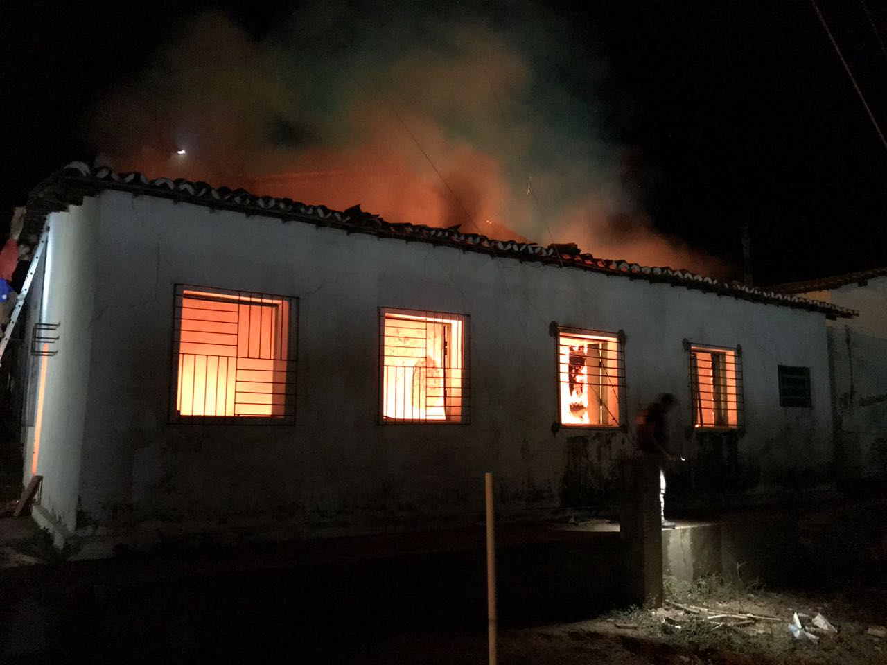 Fogo destrói almoxarifado da prefeitura no Piauí