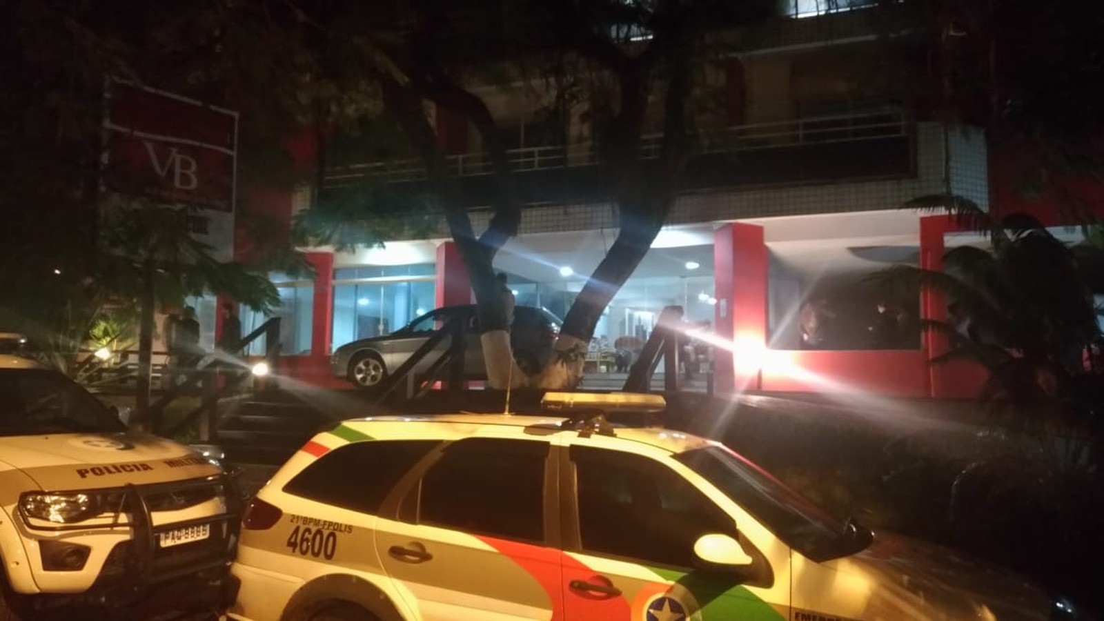 Polícia Militar isolou a área do hotel em Florianópolis