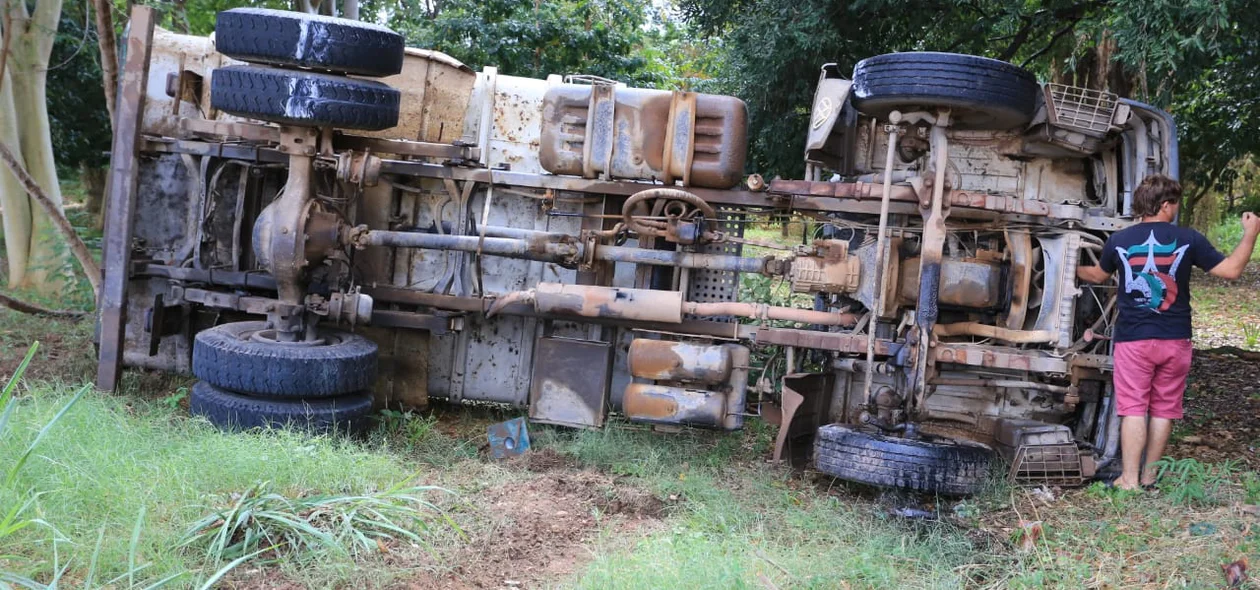 O veículo tombou na zona norte de Teresina