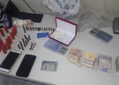 Material encontrado com o casal