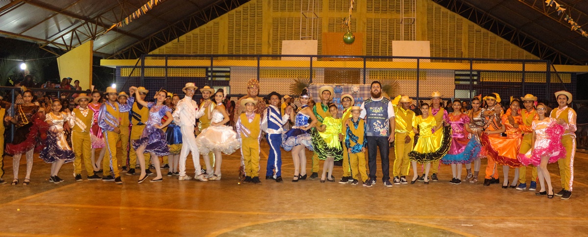 Apresentação de quadrilhas em Cocal