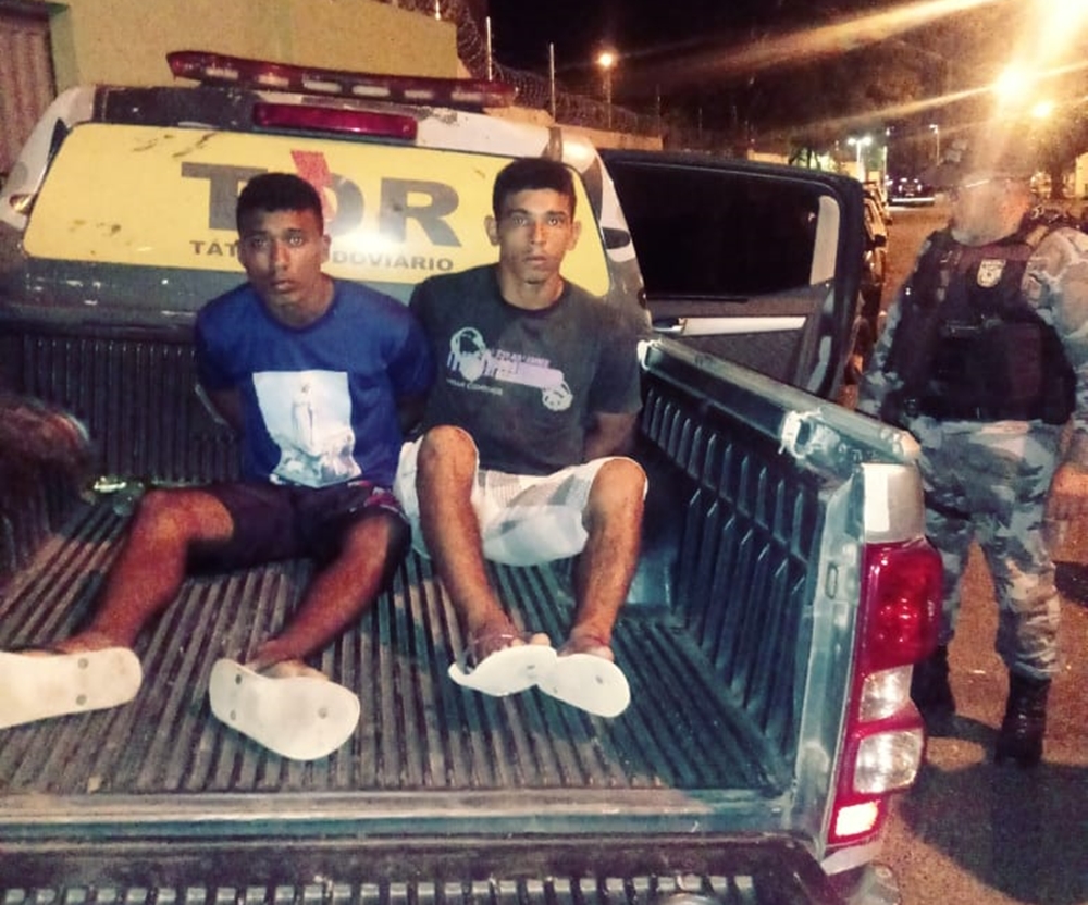 Suspeitos de porte ilegal de arma de fogo