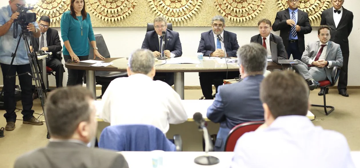 Reunião na CCJ da Alepi
