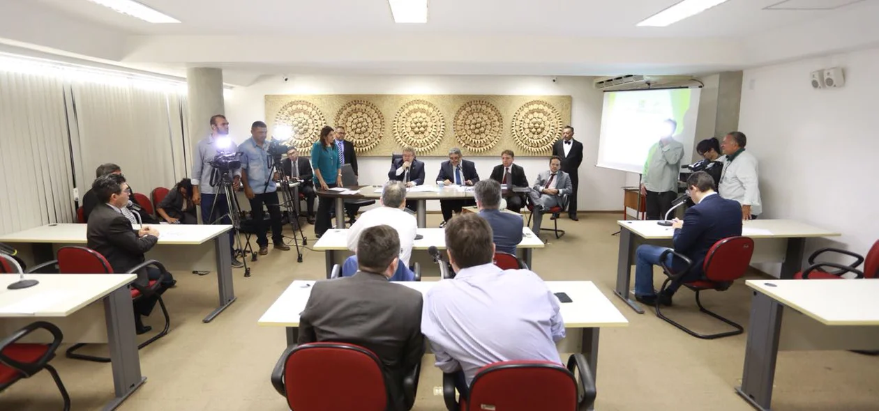 Reunião realizada na Alepi na CCJ