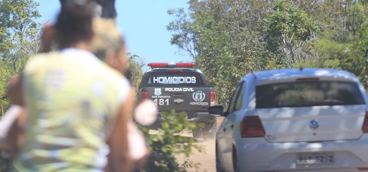 Delegacia de Homicídios foi ao local onde o corpo foi encontrado