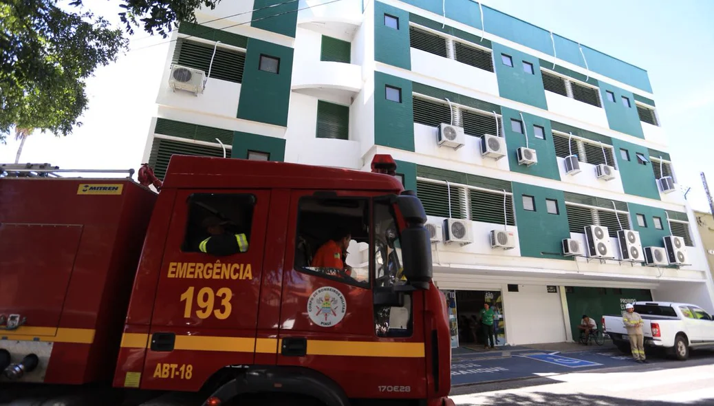 Bombeiros debelaram o fogo