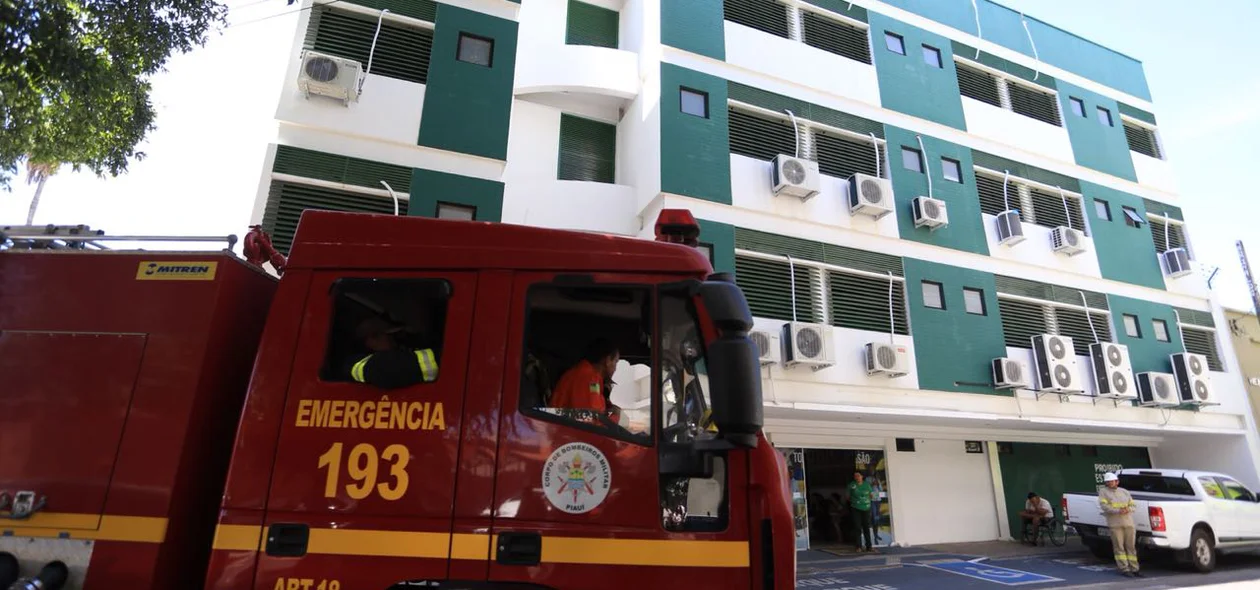 Bombeiros debelaram o fogo