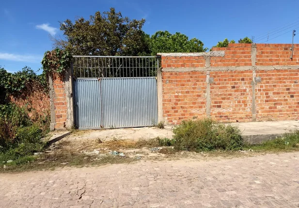 Casa onde estavam as geladeiras 