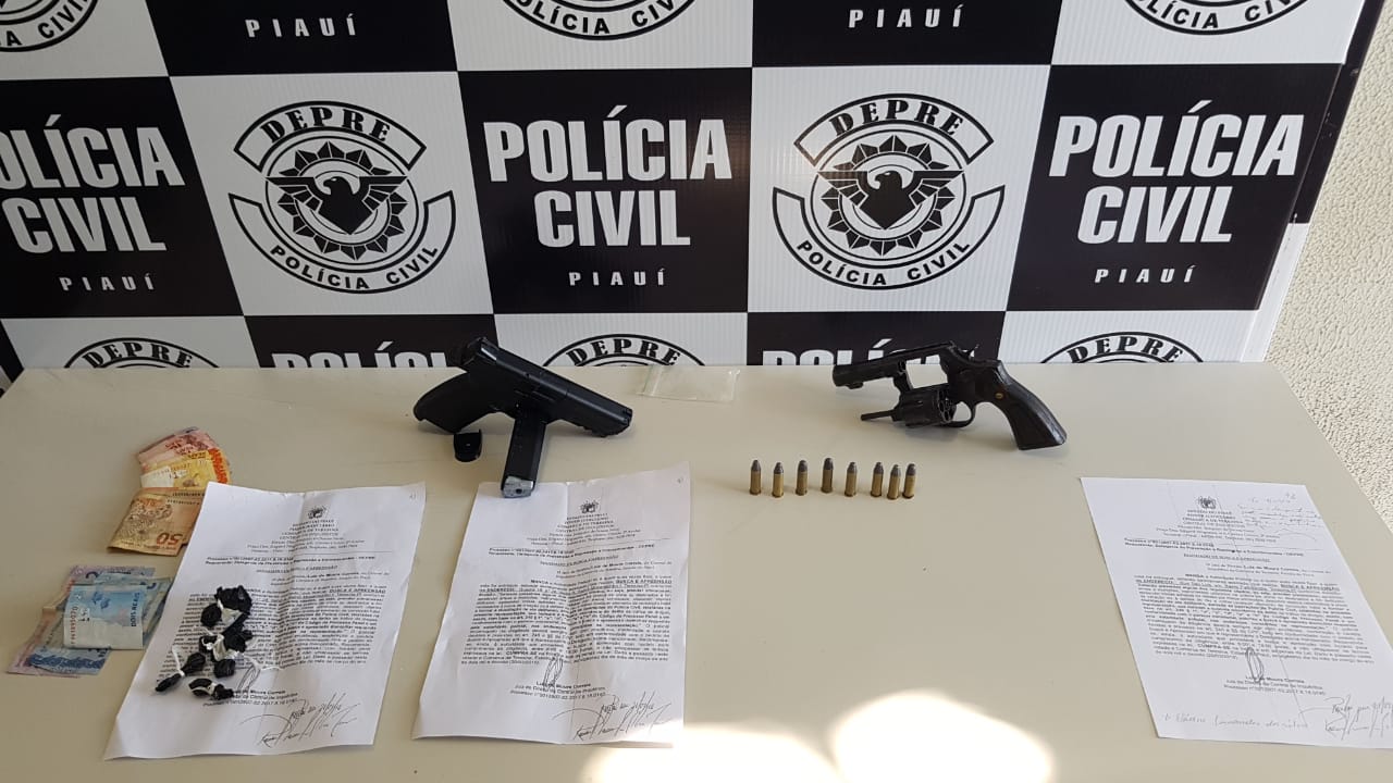 Material apreendido na ação policial