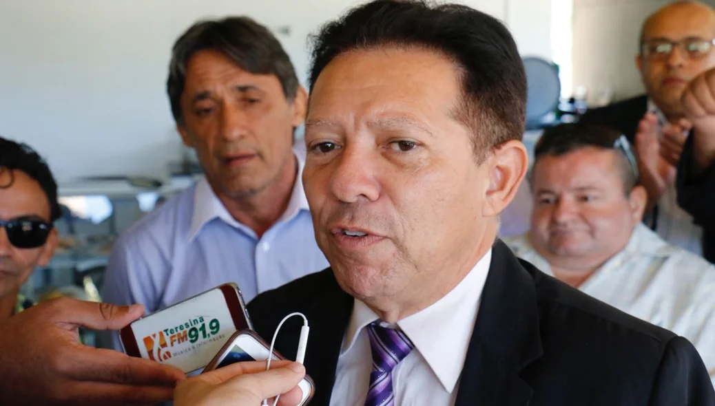 Candidato ao Governo do Estado pela DC, Romualdo Sena