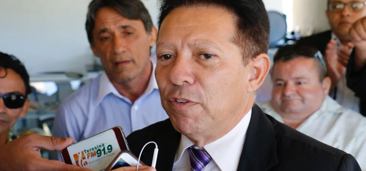 Candidato ao Governo do Estado pela DC, Romualdo Sena