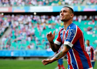 Bahia goleia o Vitória no Brasileirão