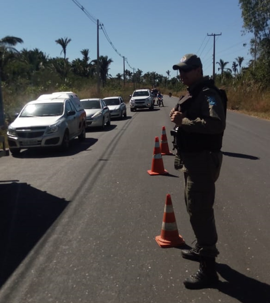 A blitz ocorreu na Avenida Josué de Moura Santos