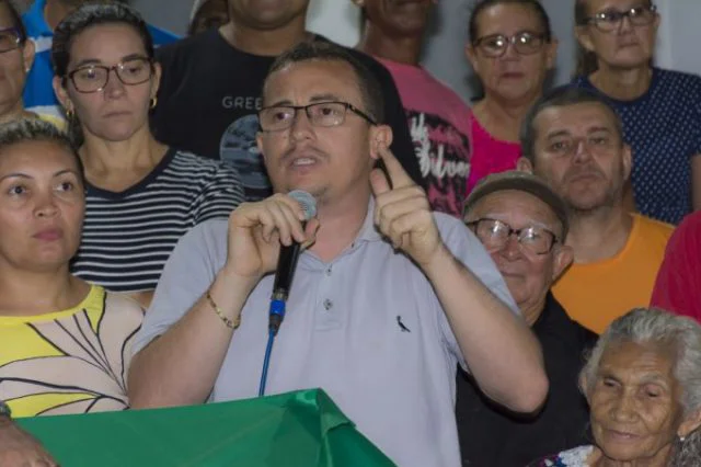 Junior Percy entrega obra em Buriti dos Lopes 