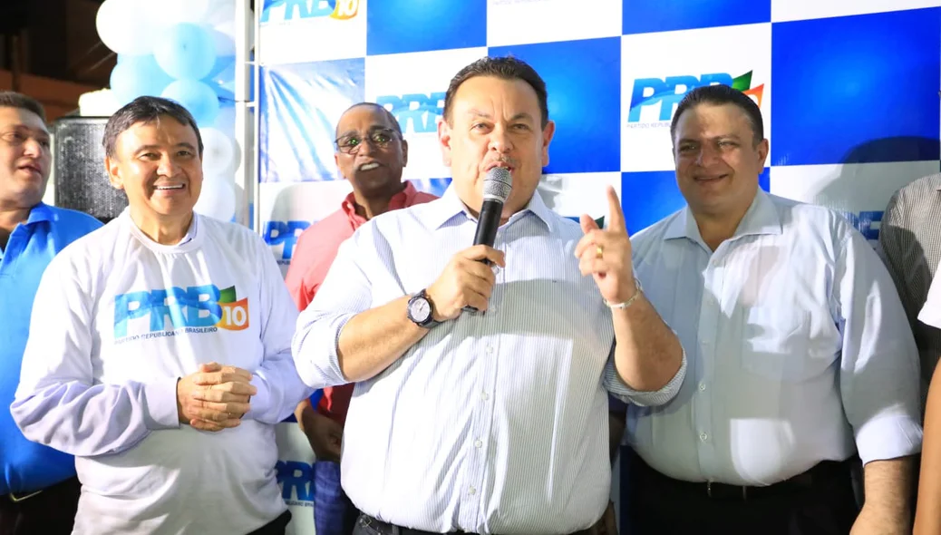 Silas Freire participando da inauguração da sede do PRB
