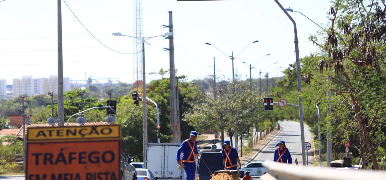 Reparo na saída da ponte Wall Ferraz