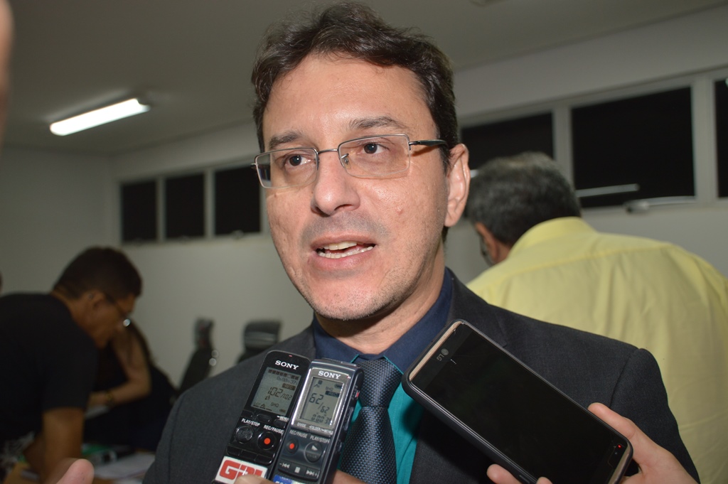 Procurador Maycon Luz descarta pedido de licença do prerfeito