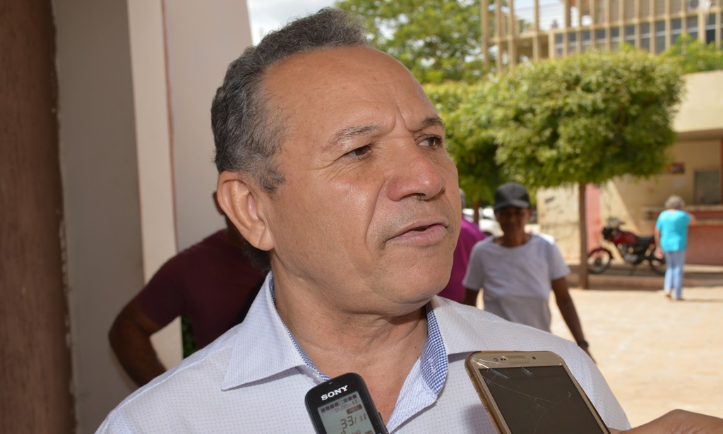 Vice-prefeito Edilson Carvalho é o substituto natural de Padre Walmir