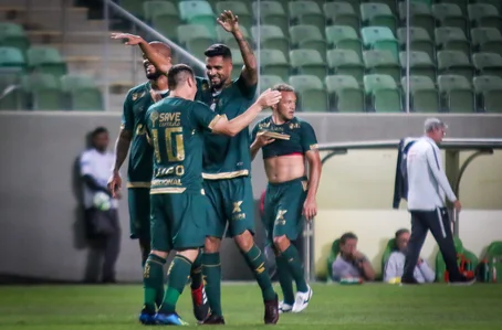 América-MG em partida contra o Internacional