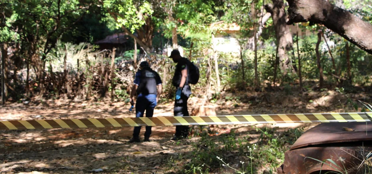 Foi encontrado um tronco de árvore em cima da vítima