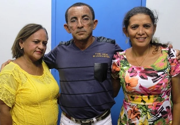 Vanja, de amarelo, morreu vítima de infarto