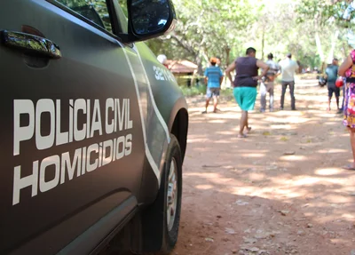Viatura do Departamento de Homicídio e Proteção à Pessoa