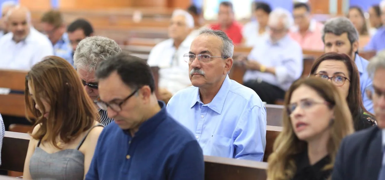 Átila Lira participou da missa