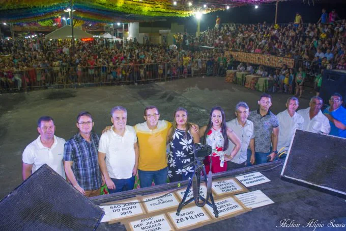 Festa animada em Buriti dos Lopes