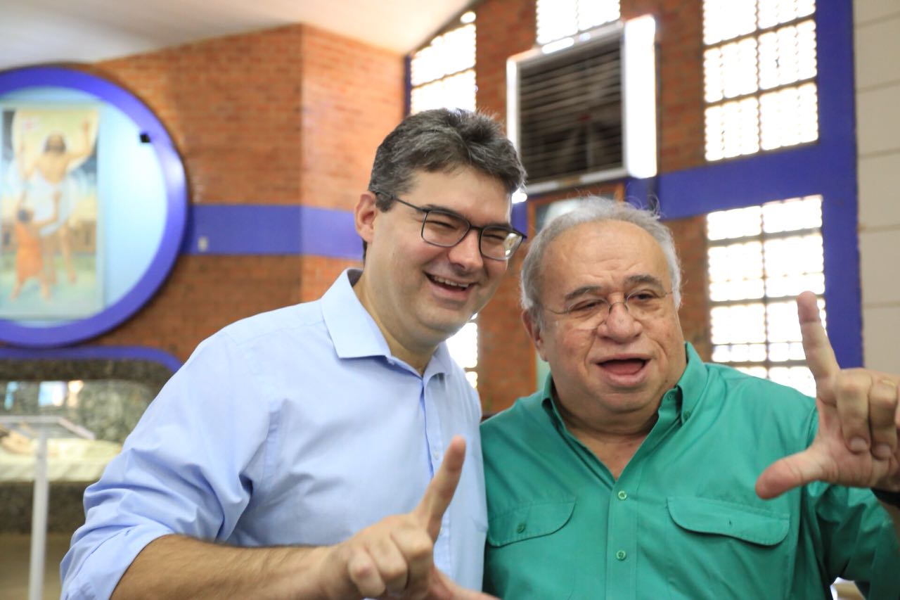 Luciano Nunes e Heráclito Fortes após missa em ação de graças
