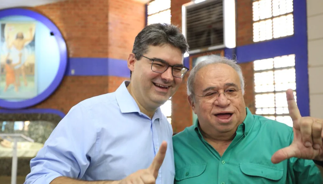 Luciano Nunes e Heráclito Fortes após missa em ação de graças