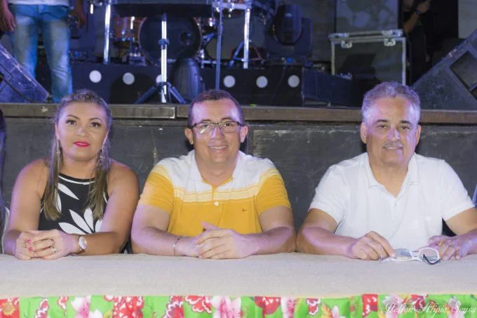 Prefeito Júnior Percy aon  lado de Robert Rios
