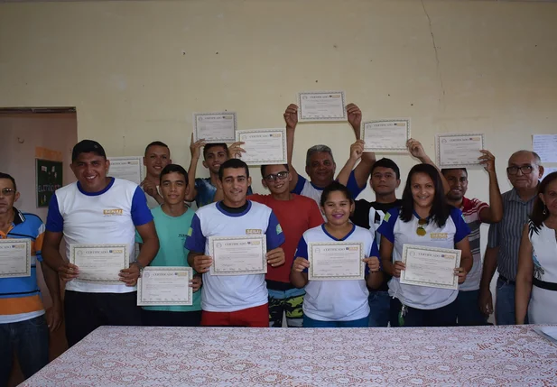 Senai entrega certificados em São Félix