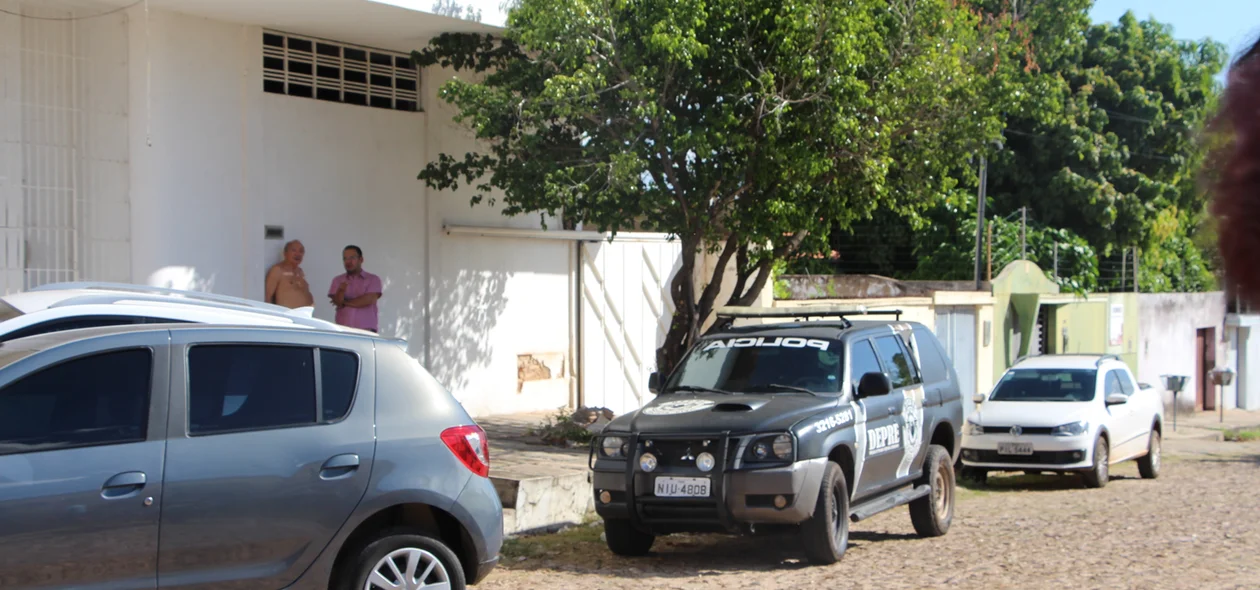 A DEPRE também esteve no local e acompanhou as investigações