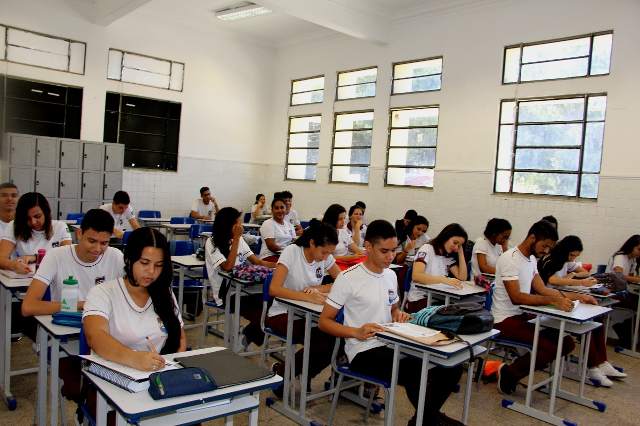Alunos do Liceu em sala de aula