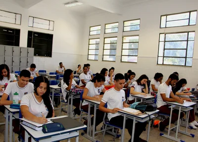 Alunos do Liceu em sala de aula
