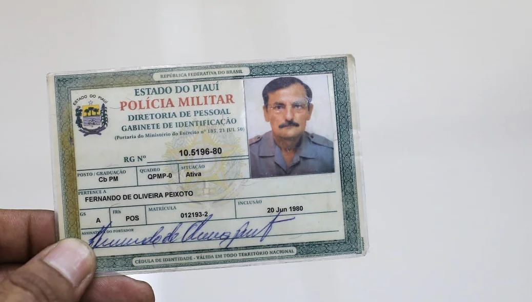 Identificação do policial