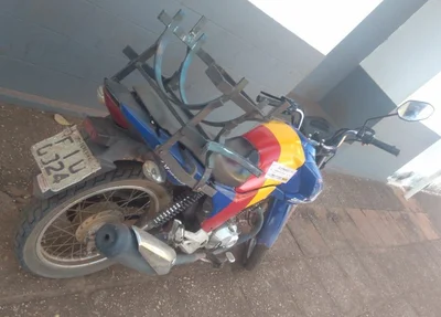 Motocicleta roubada pelo menor e um comparsa